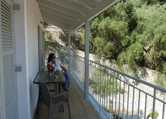 Apartment Mandraki House Upper, 100m From Kaminaki *