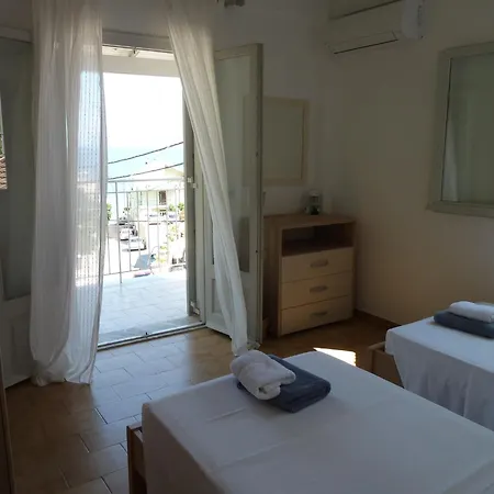 Apartamento Mandraki House Upper, 100m From Kaminaki *