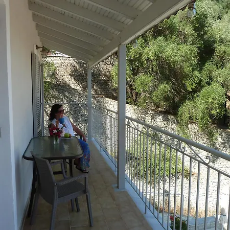 Apartament Mandraki House Upper, 100m From Kaminaki *