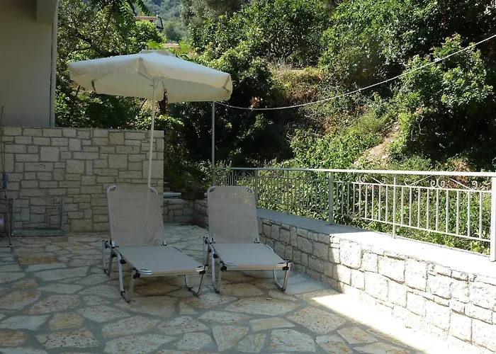 Mandraki House Upper, 100m From Kaminaki Daire Katávolos